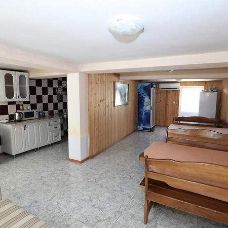 Rozalin Guest House Gudauta Exterior foto